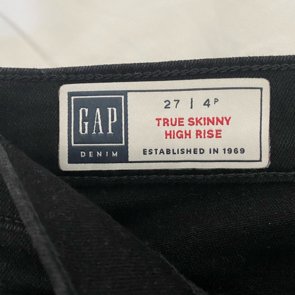 Gap True Skinny High Rise